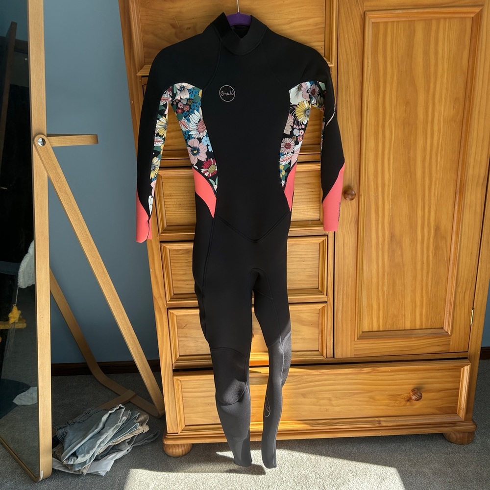 NWT O'Neill Bahia 3/2MM Back Zip Full Wetsuit (Women's)